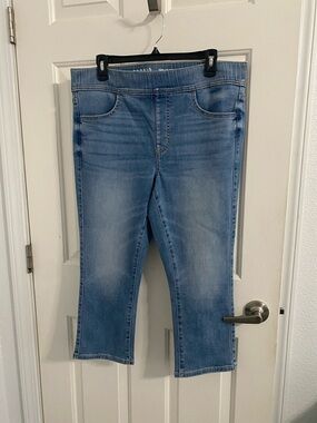 torrid Light Blue Crop Lean Super Soft Jean